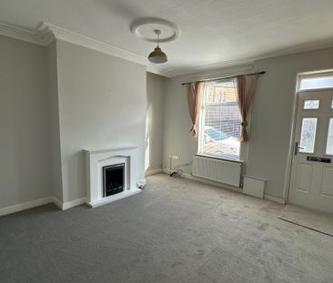 Lovely & Modern Two Bedroom Family Home for Rent in Blackburn - Photo 2