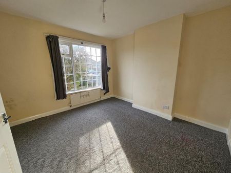 3 bedroom semi-detached house to rent - Photo 3