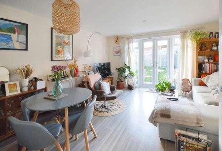 Windsor Court, Bourne, PE10 - Photo 2