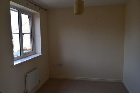 3 bedroom end of terrace house to rent - Photo 3