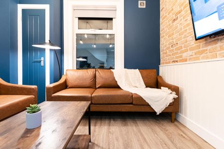 Cleveland #54 - Photo 2