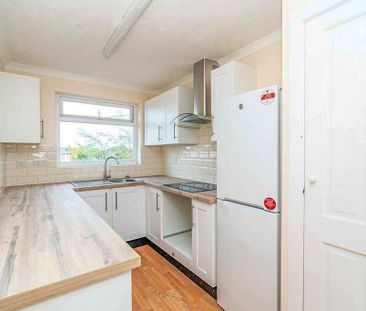 2 bedroom maisonette to rent - Photo 4
