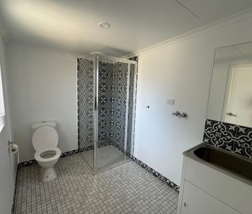 RENOVATED 2 BEDROOM BUNGALOW - Photo 4