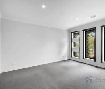 Modern 4 bedroom home - Photo 5