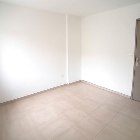 Location Appartement 3 pièces 66m² - Photo 2