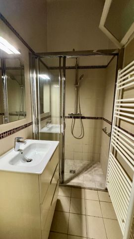 Location Appartement 3 pièces 57m² - Photo 4