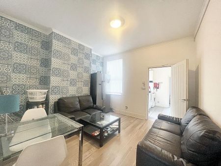 3 bedroom terraced house to rent - Photo 2