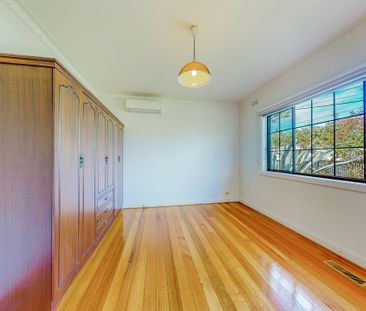 SPACIOUS 3-BEDROOM HOME IN PRIME LOCATION - Photo 5