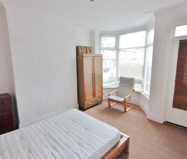 3 bedroom House To Let - Photo 2