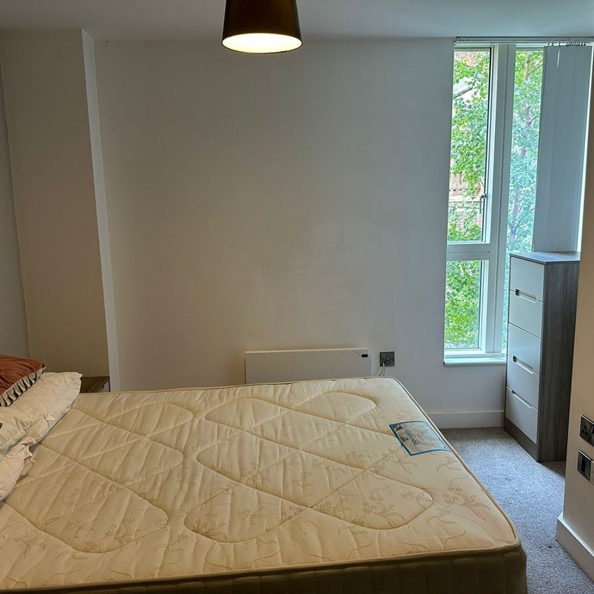 2 Bed Flat, Cambridge Street, M1 - Photo 1