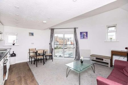 St Michaels Mews, West Hill Place, Bournemouth, BH2 - Photo 2