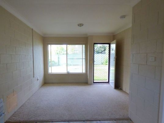 Central Location, Short Walk to Tamworth St Shops - Photo 1