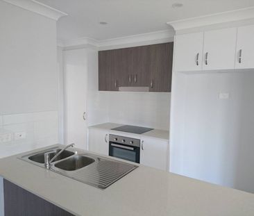 FOUR BEDROOM HOME IN HILLVUE - Photo 5