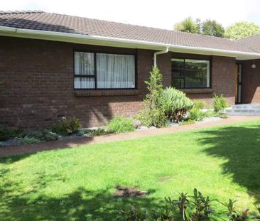 Perfect on Prestwick Place - Photo 3