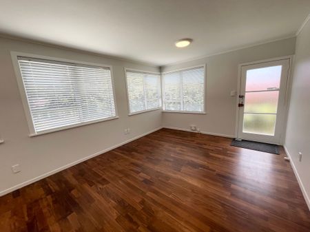 Must see on Margot&mldr;! - Photo 5