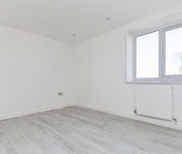 3 bedroom flat to rent - Photo 6