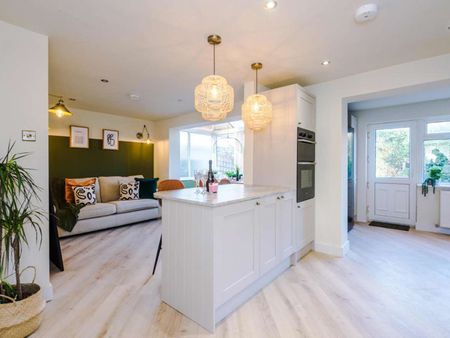 UK Award Winning, exceptionally high standard, design-led, immaculate, quiet but friendly & sociable shared home in prime location, close to Chester City Centre, transport, good shops and leisure. - Photo 5