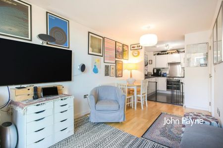 2 bedroom flat to rent - Photo 2