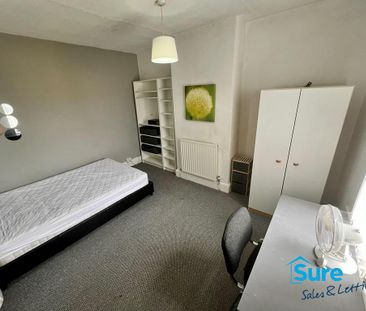 4 bedroom terraced house to rent - Photo 3