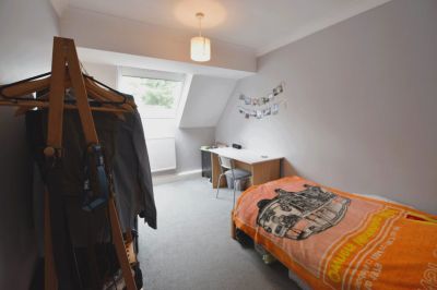 2 bedroom Flat in Flat 8, Leeds - Photo 4