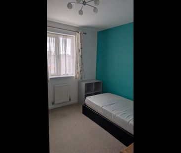 Room in a Shared House, Emerson Square, BS7 - Photo 3