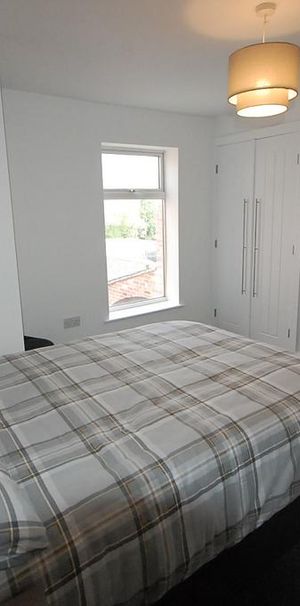 1 bedroom in a house share to rent - Photo 1