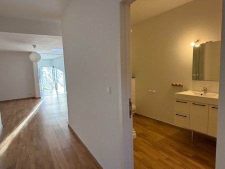 Verzorgd gelijkvloers 1-slpk appartement met tuin - Photo 2