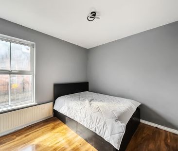 4 bedroom terraced house to rent - Photo 5