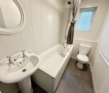 2 bedroom semi-detached house to rent - Photo 4