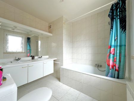 Studio gelegen op de bovenste verdieping met twee terrassen in Mariakerke - Photo 4