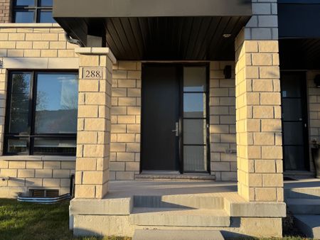 For Lease - 288 Carnwith Drive, Whitby, Ontario - Photo 5