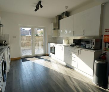 1 bedroom in a house share to rent - Photo 4