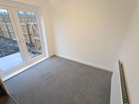 3 bedroom semi-detached house to rent - Photo 4