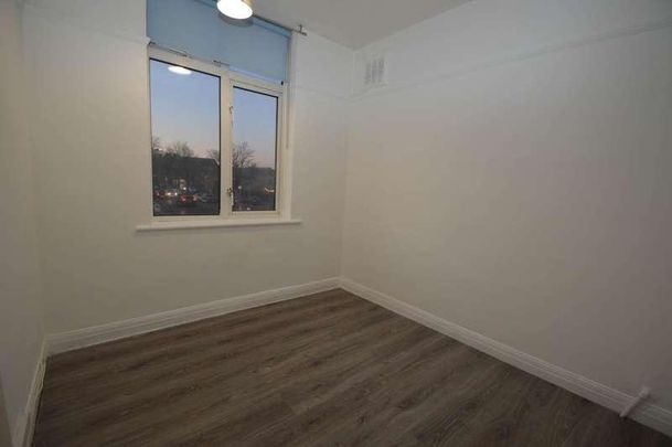 New Haw, KT15 - Photo 1