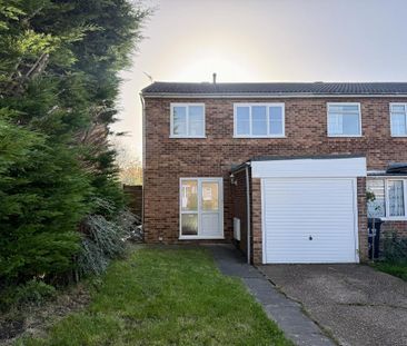 3 bedroom semi-detached house to rent - Photo 2