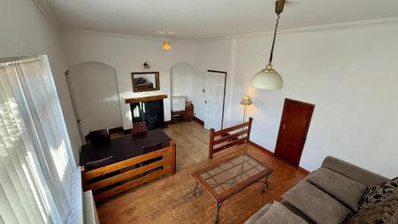 4 bedroom end of terrace house to rent - Photo 2