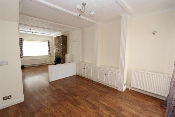 3 bedroom terraced house to rent - Photo 1