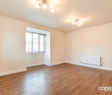 3 bedroom detached house to rent - Photo 5