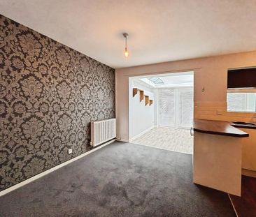3 bedroom end of terrace house to rent - Photo 4