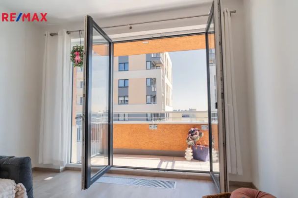 Byt 2+kk na Zličíně + Parking a Sklep v ceně - Photo 1