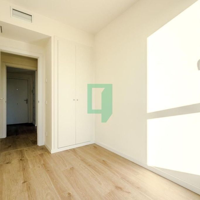 3 bedroom luxury Flat for rent in Badalona, Catalonia - Photo 1