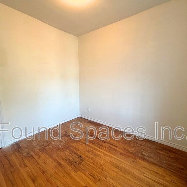 $1,899 / 2 br / 1 ba / 328 James st N unit 2 - Photo 1