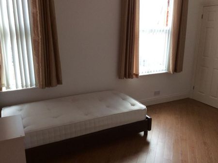 5 bedroom terraced house to rent - Photo 5