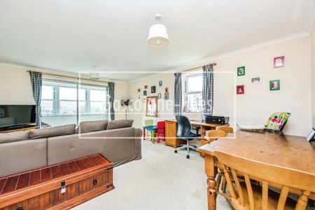 Portsmouth Road, Guildford - Photo 2