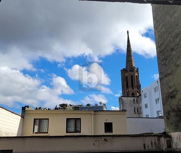 EINZIEHEN UND WOHLFÜHLEN MITTEN IN DER STADT - Photo 1