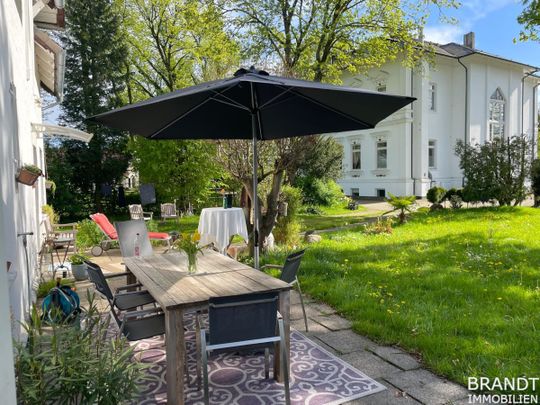 Einfamilienhaus - ehemaliges Gesindehaus mit Kamin, Terrasse und Garten in parkähnlicher Anlage! - Foto 1