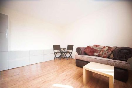 Wellesley Court, Iver, SL0 - Photo 2