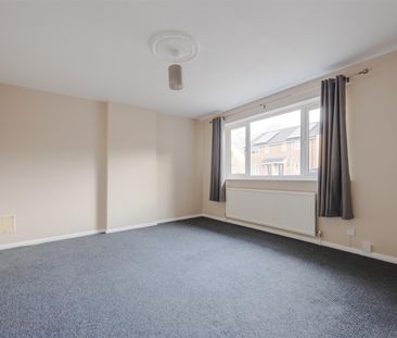 To Let 1 Bed Flat - Photo 1