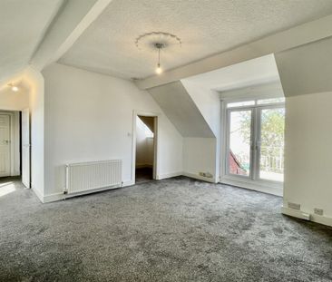 2 bed Flat Elderton Road, Essex, Westcliff-on-Sea, SS0 - Photo 1