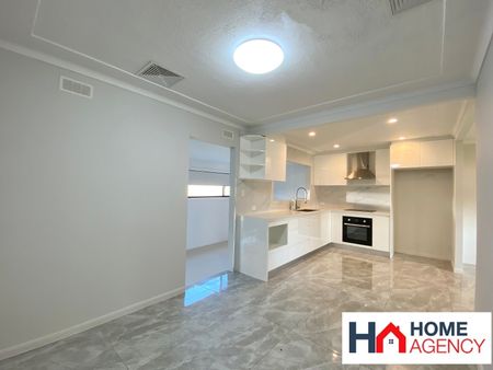 3 BEDROOM FAMILY HOME - Photo 5